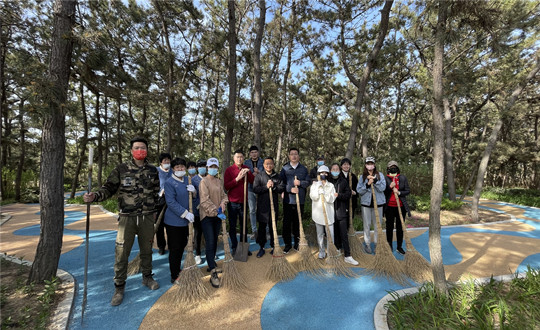 9 山東總公司虎頭角營(yíng)銷團(tuán)隊(duì)組織開展環(huán)保公益活動(dòng)_副本.jpg